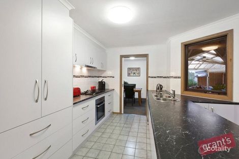 Property photo of 4 Opal Court Narre Warren VIC 3805