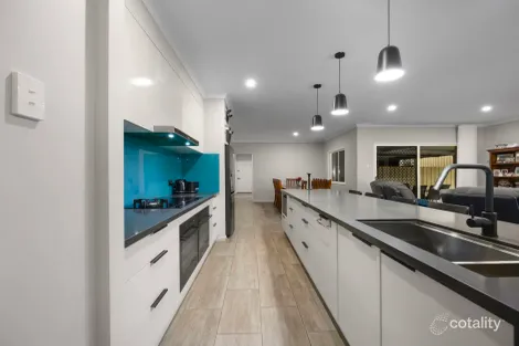 Property photo of 37 Glencoe Place Thagoona QLD 4306