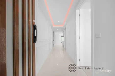 Property photo of 4 Rohab Crescent Mount Cottrell VIC 3024