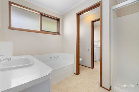 Property photo of 2/4 The Crescent Ferntree Gully VIC 3156