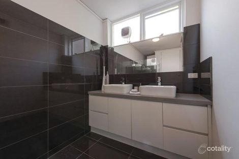 Property photo of 1/329 Dandenong Road Prahran VIC 3181
