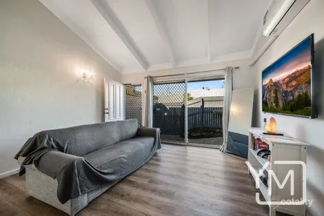 Property photo of 2/107 Landsborough Parade Golden Beach QLD 4551