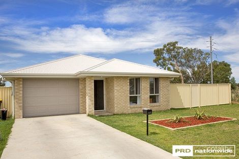 64 Kenny Dr, West Tamworth, NSW 2340