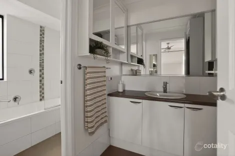 Property photo of 22 Chivalry Way Thornlie WA 6108