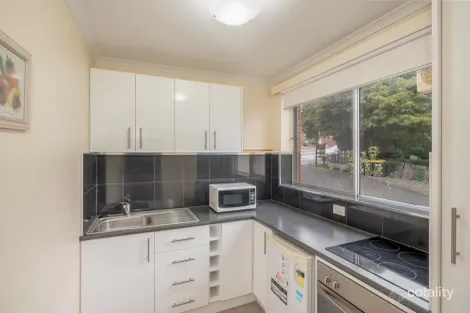 Property photo of 9/5 Augusta Road New Town TAS 7008