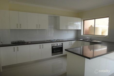 Property photo of 5 Glen Place Pendle Hill NSW 2145