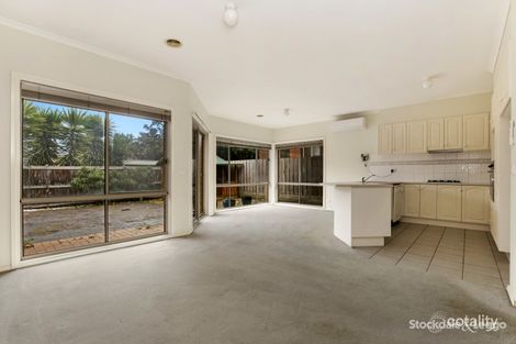 Property photo of 13 Willunga Way Bundoora VIC 3083