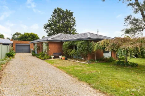24 Forest St, Woodend, VIC 3442