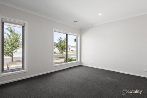 Property photo of 11 Fleurieu Circuit Armstrong Creek VIC 3217
