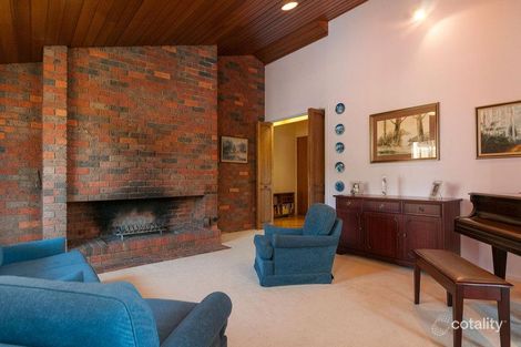 Property photo of 28 Rolloway Rise Chirnside Park VIC 3116