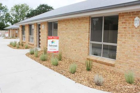 2/13 Russell St, Gormans Hill, NSW 2795