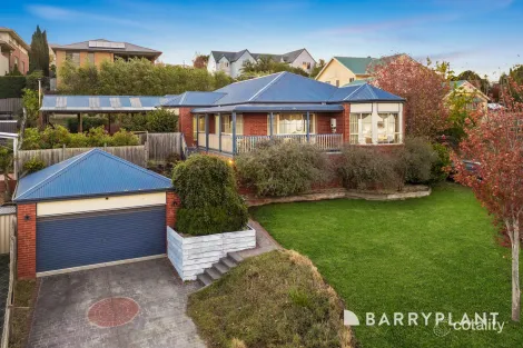 Property photo of 2 Glamis Rise Beaconsfield VIC 3807