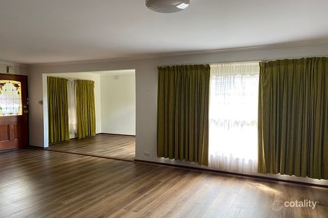 Property photo of 24 Lindsay Avenue Sunbury VIC 3429