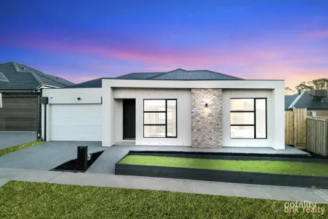 Property photo of 25 Glenlyon Road Donnybrook VIC 3064