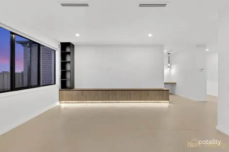 Property photo of 25 Glenlyon Road Donnybrook VIC 3064