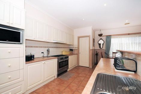 Property photo of 8 Windsor Grange Court Skye VIC 3977