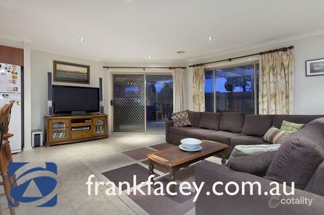 Property photo of 14 Kelly Court Pakenham VIC 3810