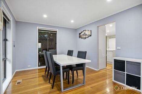 Property photo of 7 Ravenhill Crescent Endeavour Hills VIC 3802