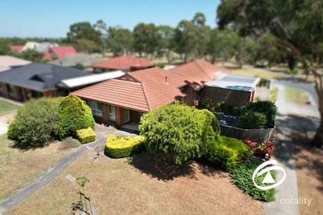 Property photo of 8 Tallara Square Berwick VIC 3806