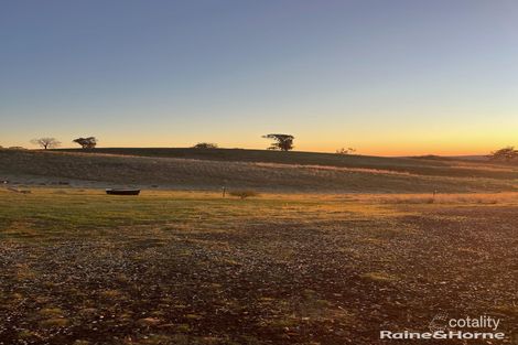 26 Red Gate Lane, Heathcote South, VIC 3523