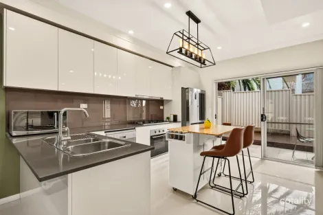 Property photo of 10/11 Carinya Road Girraween NSW 2145