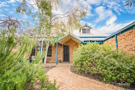 Property photo of 8 Crossland Place Hillarys WA 6025