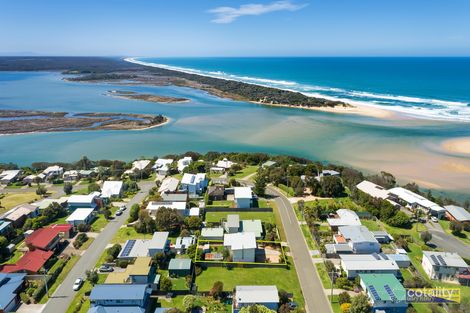 Property photo of 35 Lakeside Drive Lake Tyers Beach VIC 3909