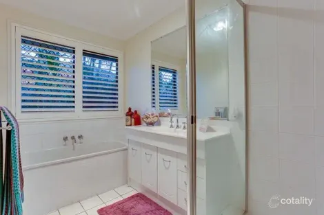Property photo of 10 Hamilton Close Forest Lake QLD 4078
