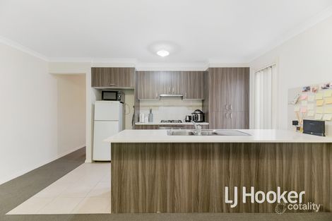 Property photo of 9/30 Sir Thomas Drive Pakenham VIC 3810