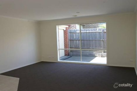 Property photo of 17 John Fisher Drive Berwick VIC 3806