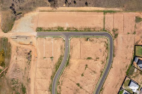 27 Davis Cres, Caerleon, NSW 2850