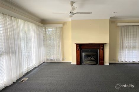Property photo of 27 Mount View Parade Mooroolbark VIC 3138