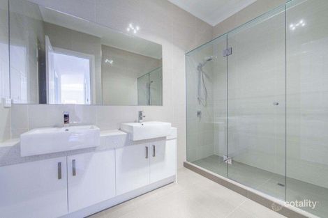 Property photo of 2/26 Tyne Street Box Hill North VIC 3129