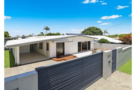 11 Poinsettia Ave, Mooloolaba, QLD 4557