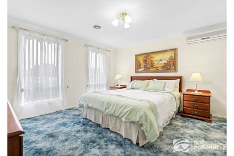 Property photo of 19 Grice Quadrant Pakenham VIC 3810