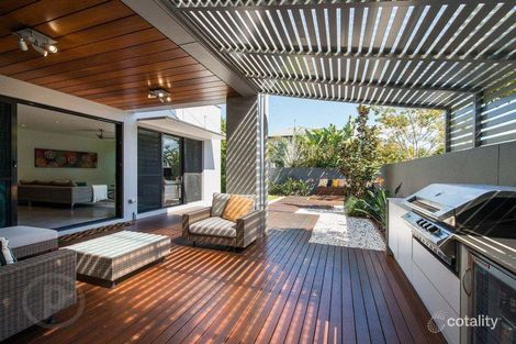 Property photo of 14 Edgewater Place Bulimba QLD 4171