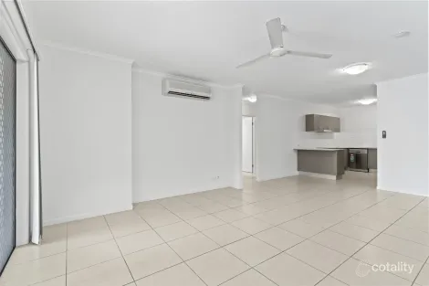 Property photo of 2/335 Lake Street Cairns North QLD 4870