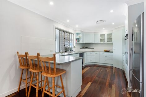 Property photo of 8 Seaforth Close Albany Creek QLD 4035