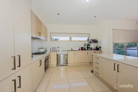 Property photo of 2/30 Cranwell Square Caroline Springs VIC 3023