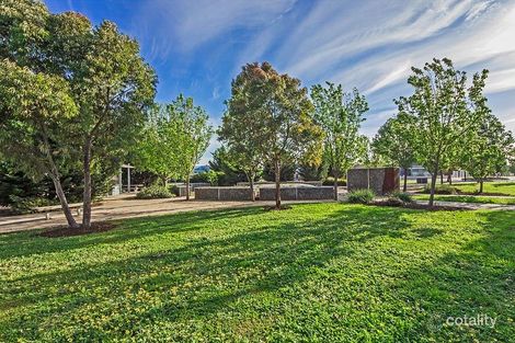 Property photo of 2/30 Cranwell Square Caroline Springs VIC 3023