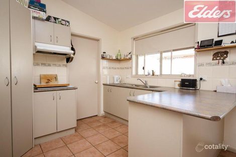 Property photo of 16 Hamilton Place West Wodonga VIC 3690