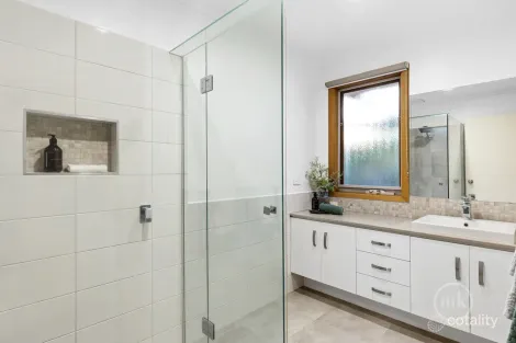 Property photo of 59 Maroong Drive Research VIC 3095