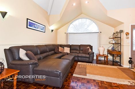 Property photo of 13 Aronia Court Regents Park QLD 4118
