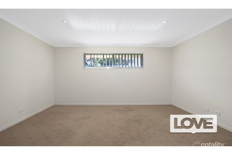 Property photo of 7 Sophie Close Cameron Park NSW 2285