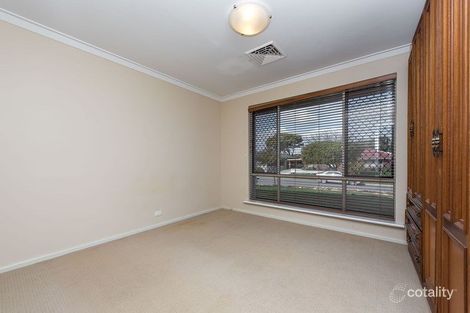 33 Redfin Cres, Beldon, WA 6027