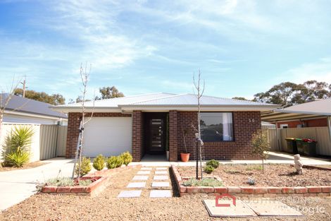 Property photo of 16 Peacock Drive Turvey Park NSW 2650