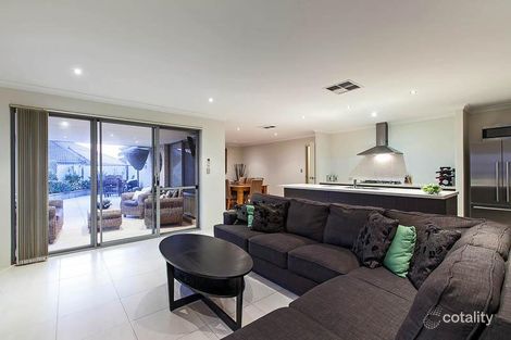 Property photo of 4 Shiralee Bend Carramar WA 6031
