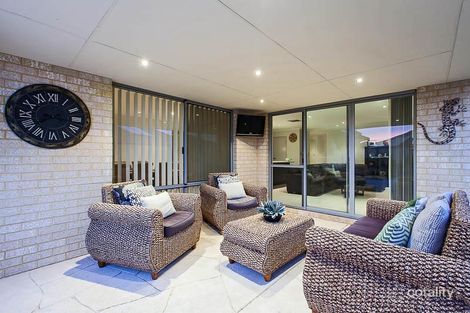 Property photo of 4 Shiralee Bend Carramar WA 6031