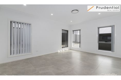 Property photo of 52 Glenroy Drive Claymore NSW 2559