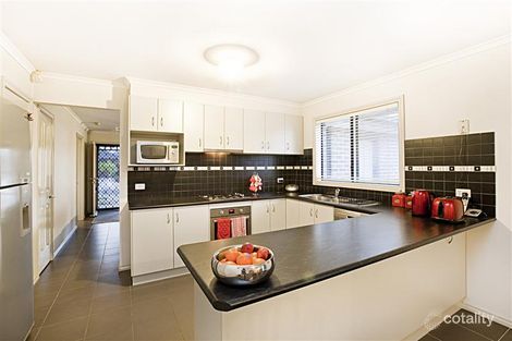 Property photo of 4 Fremantle Close Point Cook VIC 3030